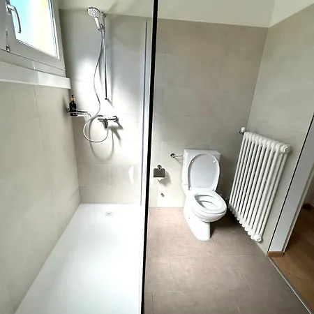 Chic - Close To Station & Center! Apartment *